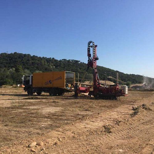 Campanha de exploração mineira de mais de 900 metros de perfuração em pedra calcária.